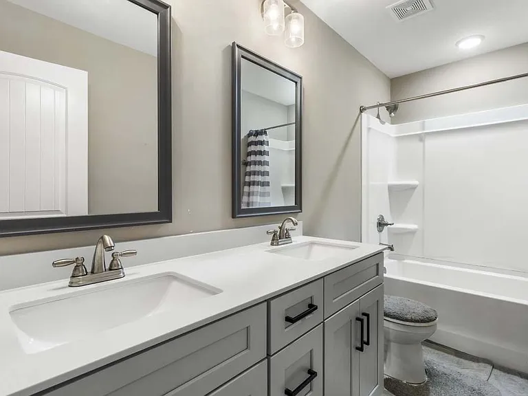 1373 Sussex Dr #3 — Photo 3