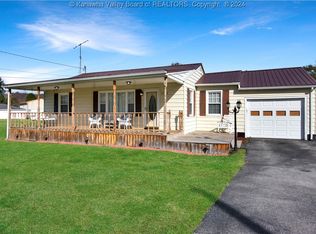 1106 Roosevelt Blvd, Eleanor, WV 25070