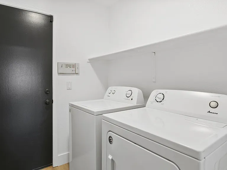 10319 W Luke Ave — Photo 14