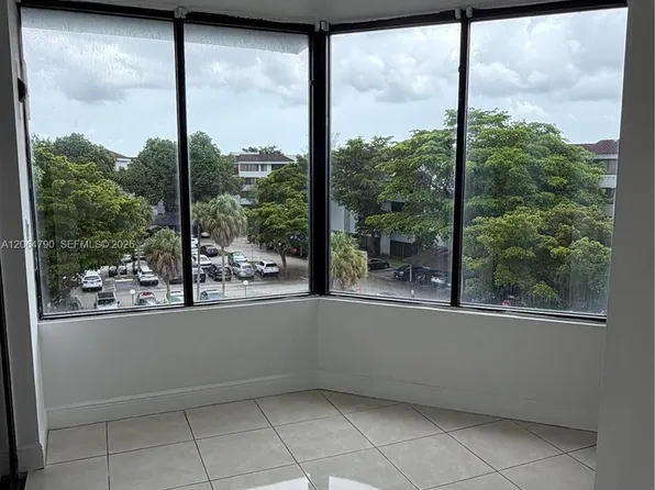 8305 SW 152nd Ave, Miami, FL