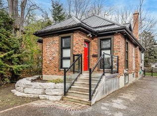 17 Thomson St, Barrie, ON L4N 1X4
