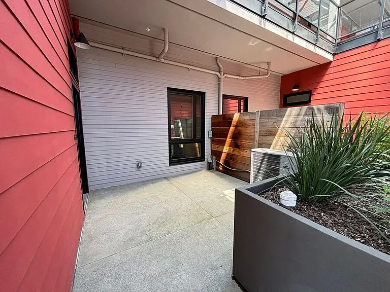 1549 32nd St #106 — Photo 19