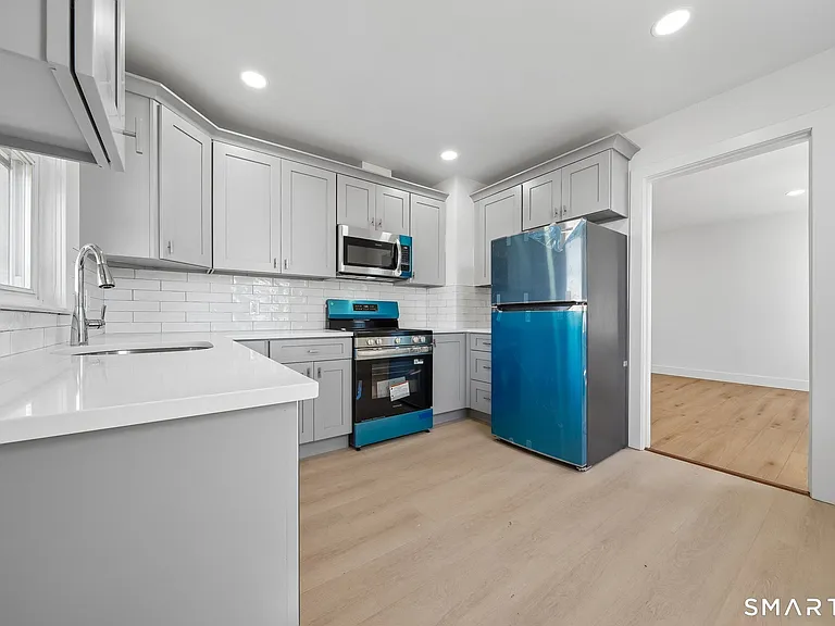 41 Southfield Ave — Photo 8