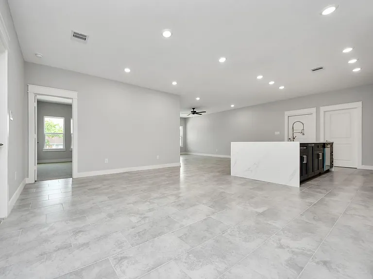 1307 Laskey St — Photo 21