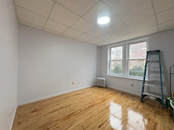 173 West 48th Street image 3 of 4