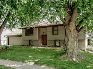 2110 Edgebrook Dr, Marshalltown, IA 50158