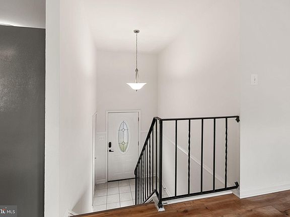 3rd image of 12604 Oakwood Dr