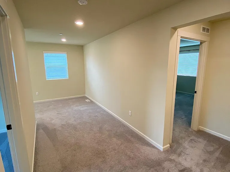 3715 NE Sitka Dr — Photo 16