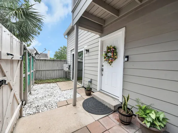 9512 Windswept Ln #9512, Houston, TX 77063