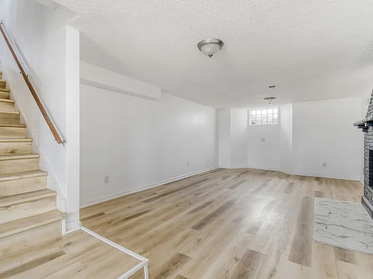 4220 36th St W — Photo 18