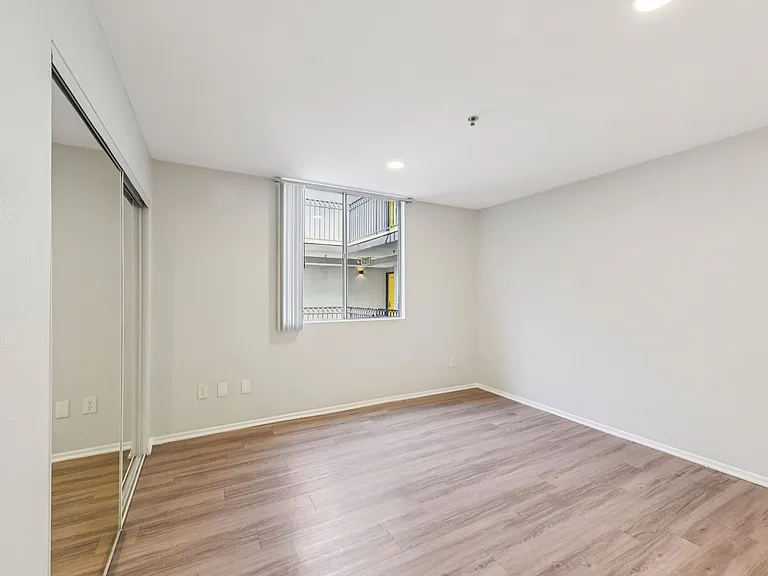 310 Virgil — Photo 16