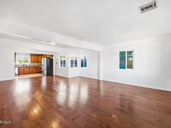 5th image of 11017 Tiara St