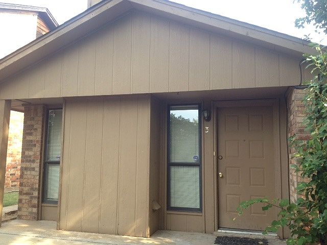 1st image of 907 NE Tortoise Dr APT 3