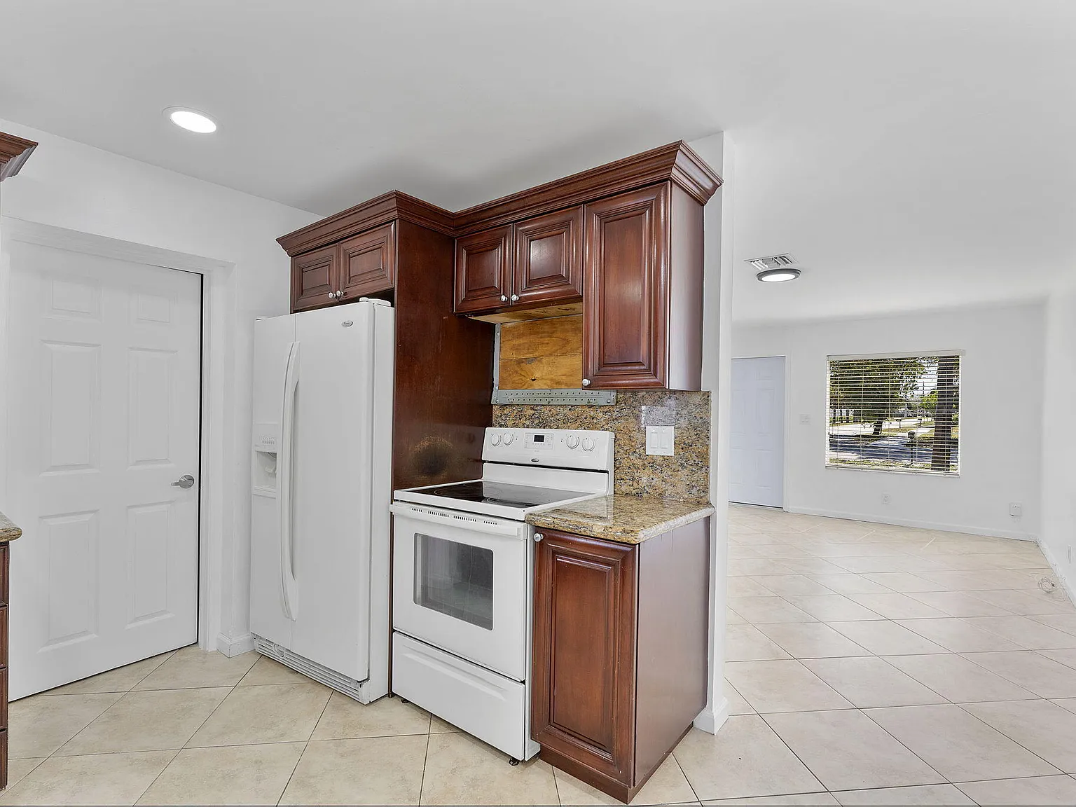 3 bed, 1362 sqft, $3,200 — Photo 4