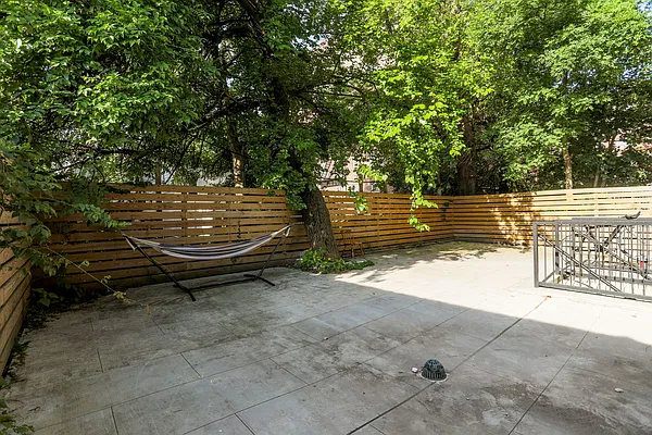 Rented by Pinn Realty | media 40