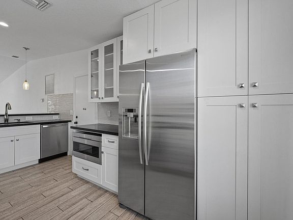 5th image of 3800 Miramontes Cir