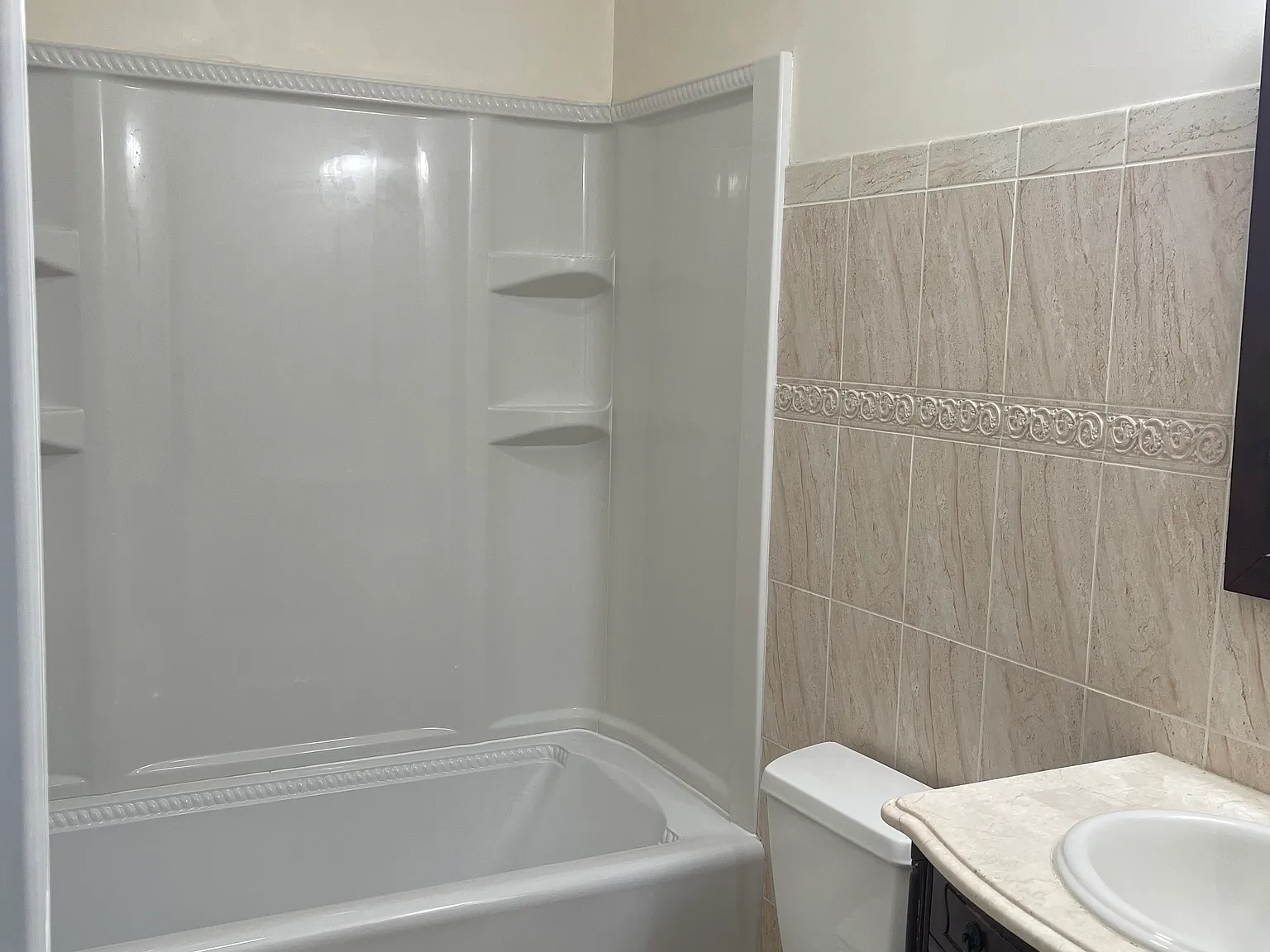 2 bed, 1.5 bath, 1040 sqft, $2,000 — Photo 3