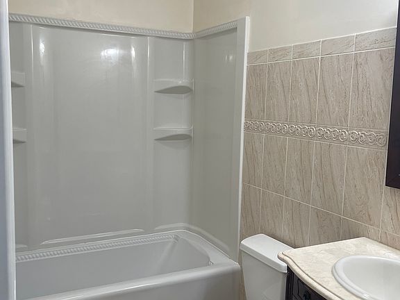 3rd image of 680 N Colony St