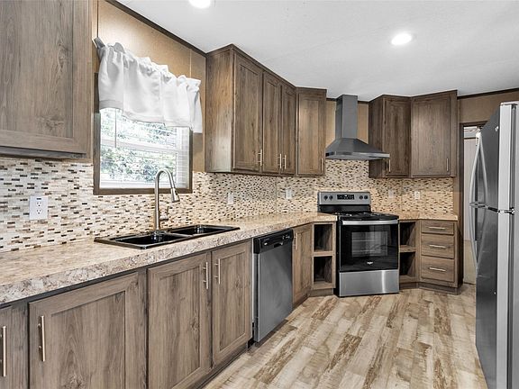 3rd image of 10161 Pollard Rd #1