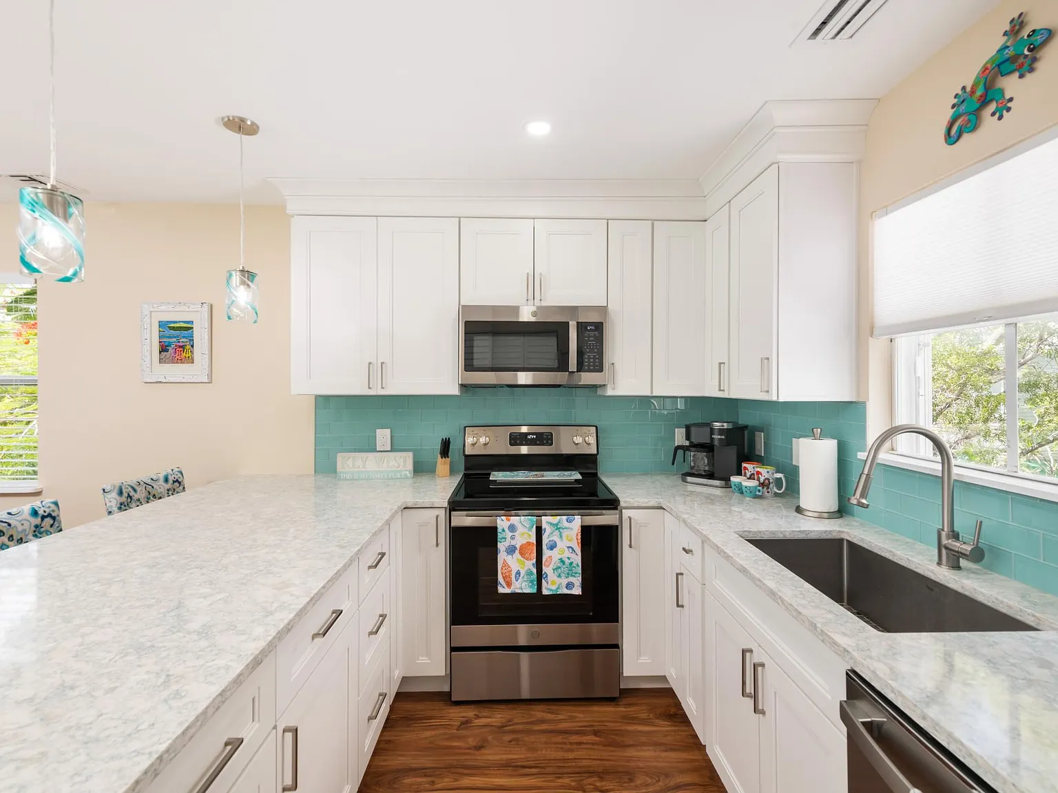 2 bed, 2.5 bath, 1240 sqft, $6,000 — Photo 4