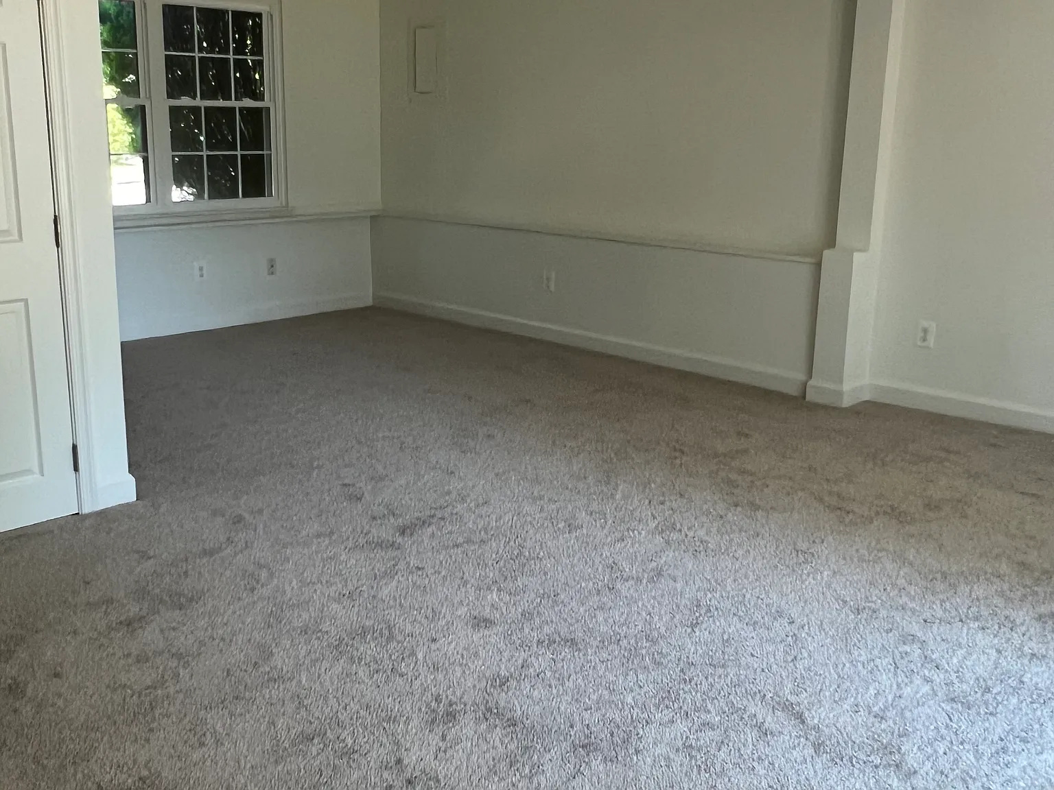 3 bed, 1400 sqft, $2,400 — Photo 4