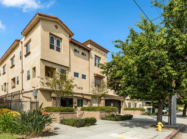 13439 Burbank Blvd, Sherman Oaks, CA 91401