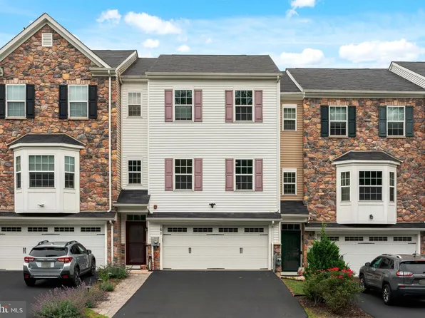 161 Graystone Dr, Trevose, PA 19053
