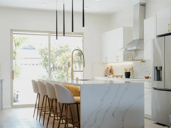 1053 Koko Kai Pl, Honolulu, HI 96825