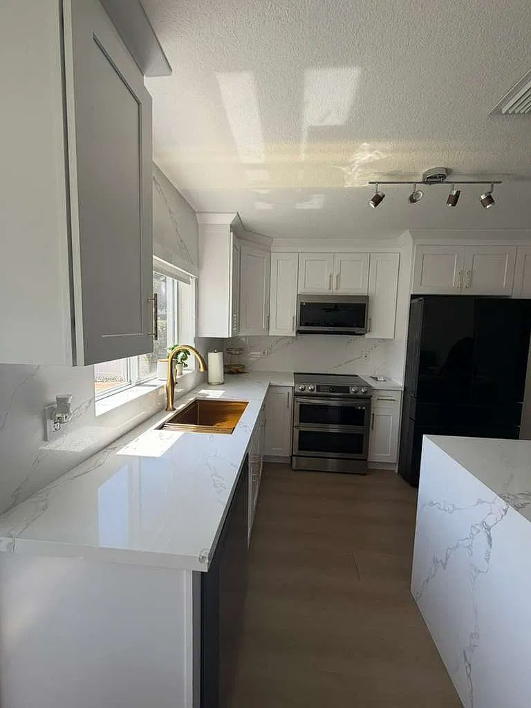 4 bed, 2213 sqft, $5,300 — Photo 4