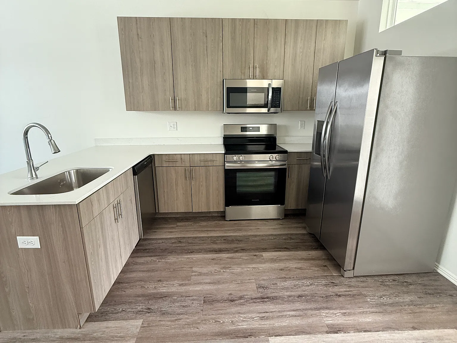 2 bed, 1431 sqft, $1,690 — Photo 3
