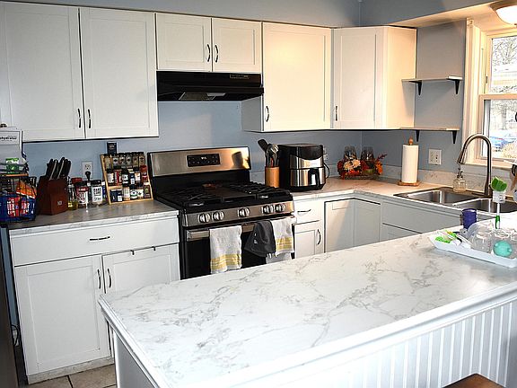 5th image of 1507 Roanoke Rd