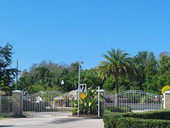 Anhinga front gates_03212023