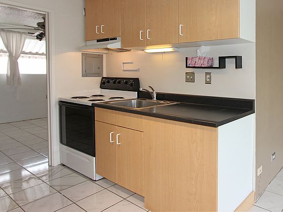 3rd image of 1427 Alexander St APT 302