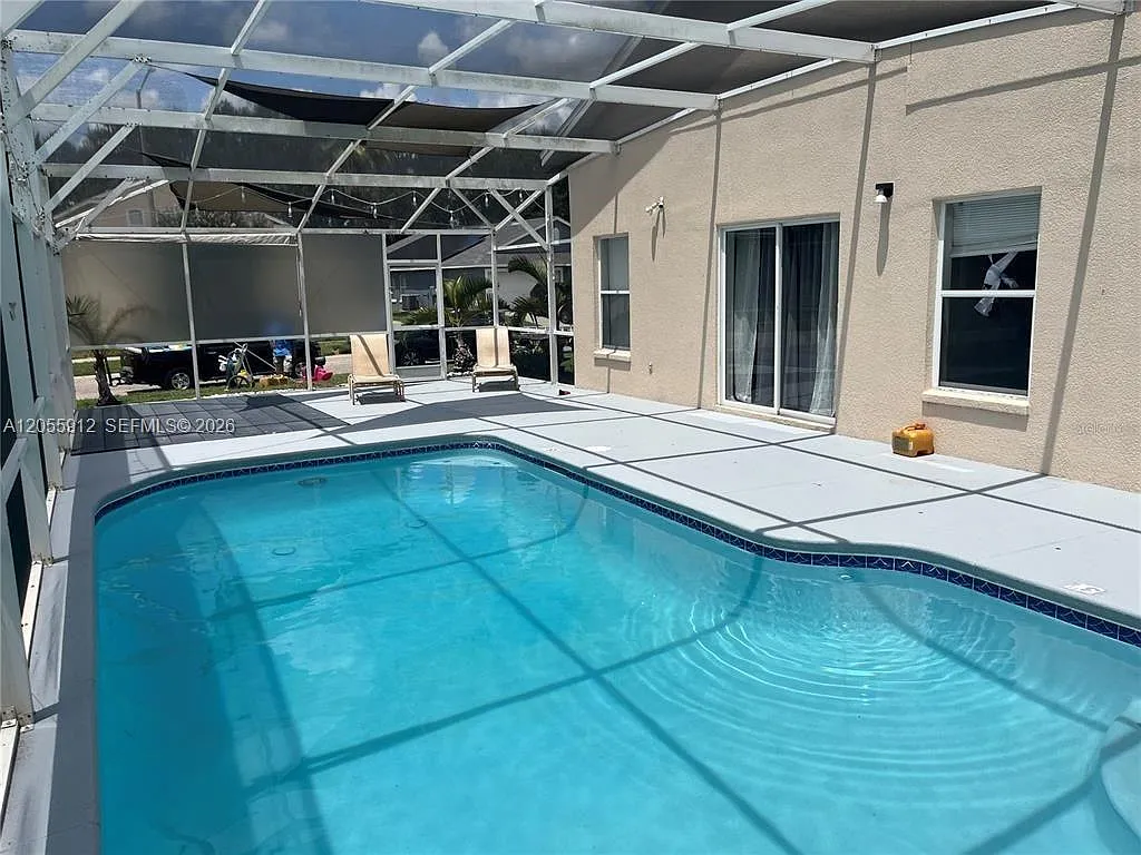 6 bed, 4.0 bath, 2800 sqft, $3,200 — Photo 4