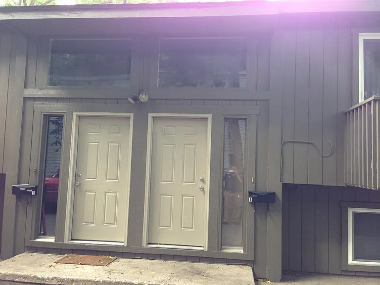 207 N Summit St #3 — Photo 8