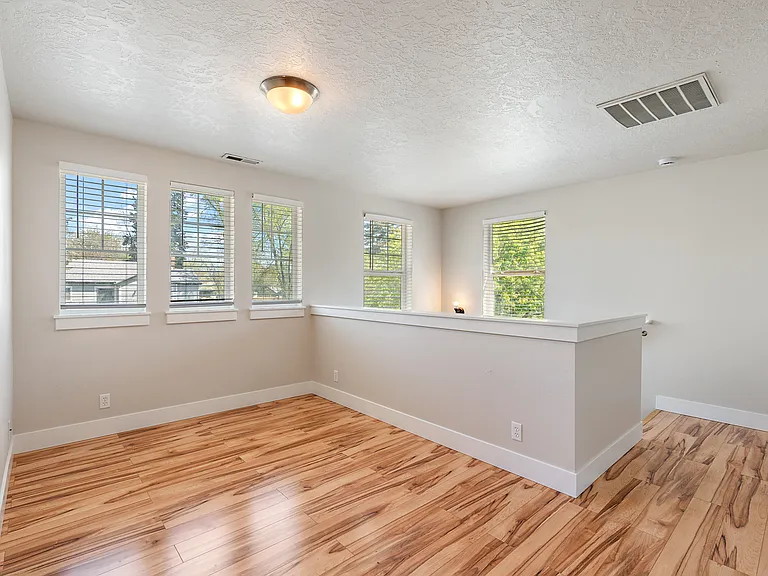1701 S Robert St — Photo 24