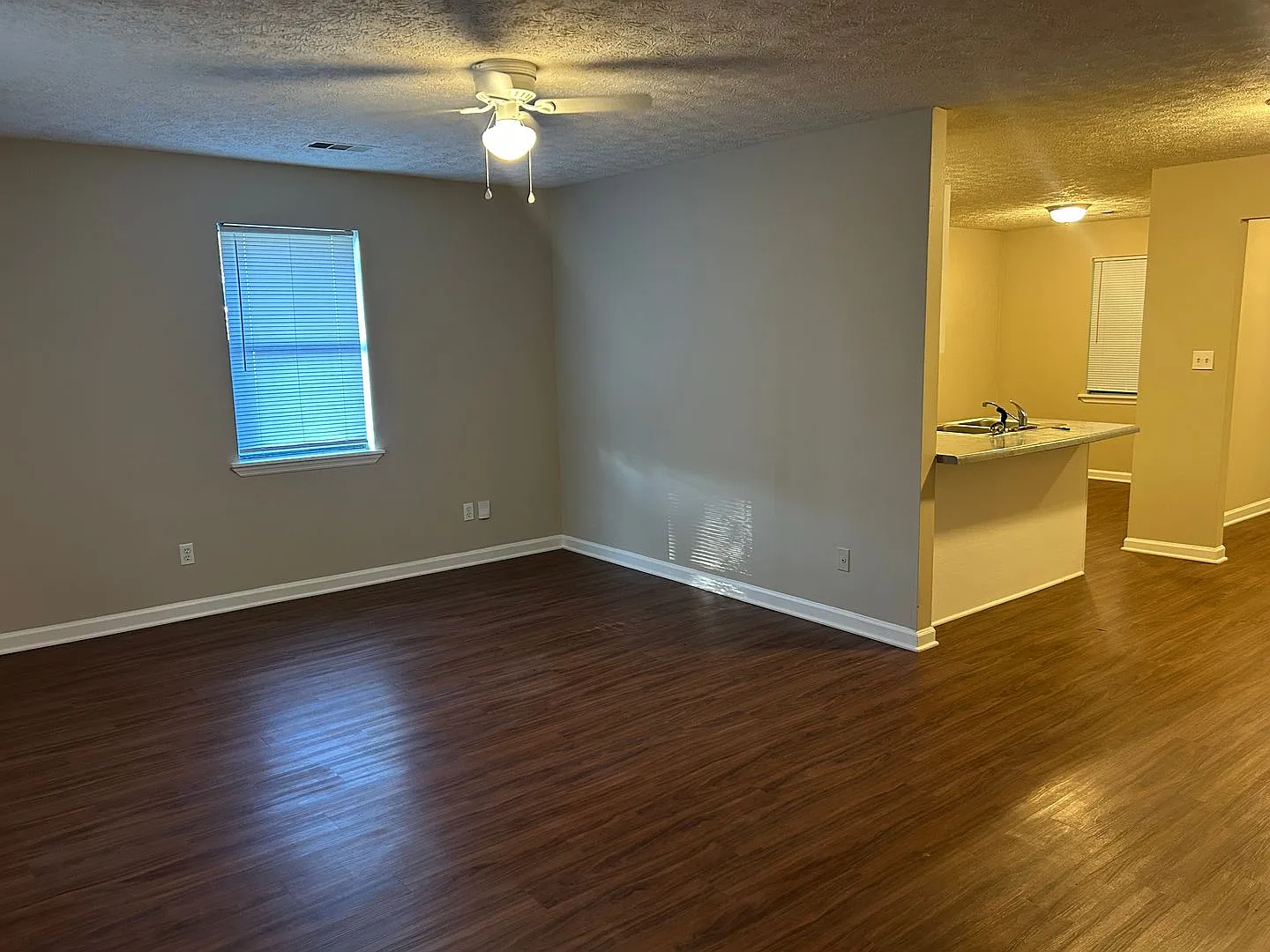 1011/1013 Wellington Dr — Photo 3