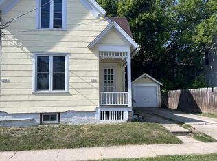 1308 Hamilton St, Manitowoc, WI 54220