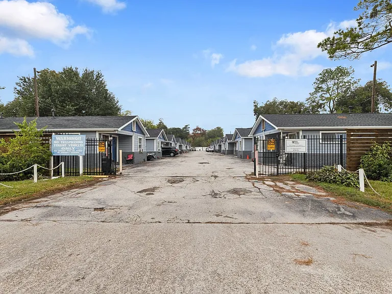 *Housing Welcome / Section 8 Accepted* — Photo 3