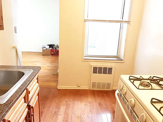 Rented by NY Space Finders Inc. | media 21