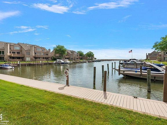 5th image of 26031 Harbour Pointe Dr N #9