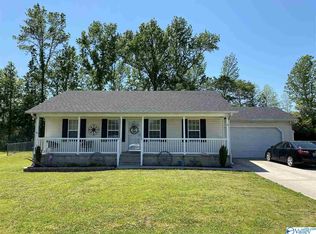 282 Maplewood Ln, Albertville, AL 35950