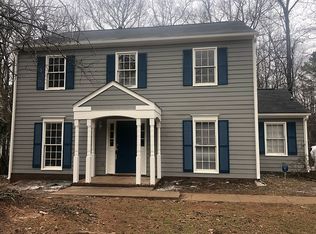 4900 Rivergreen Ln, Charlotte, NC 28227