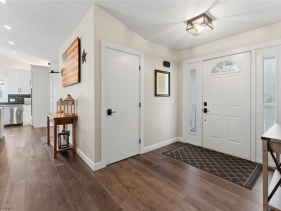 4th image of 8863 Lynnpark St NE