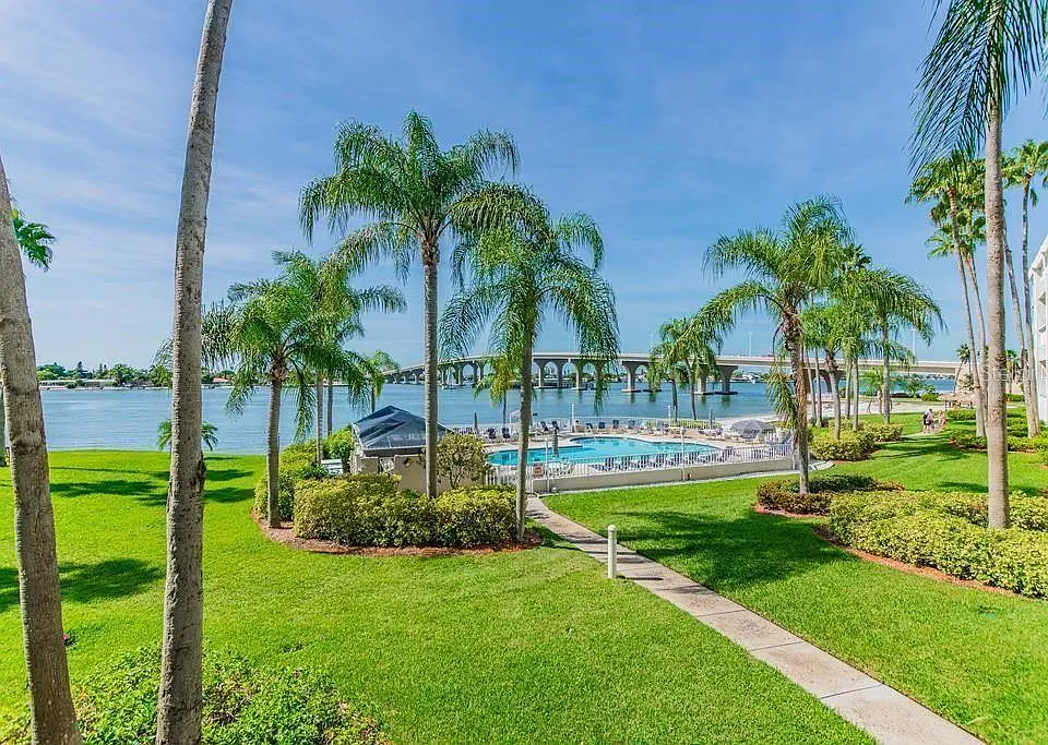 5901 Bahia Del Mar Cir #223