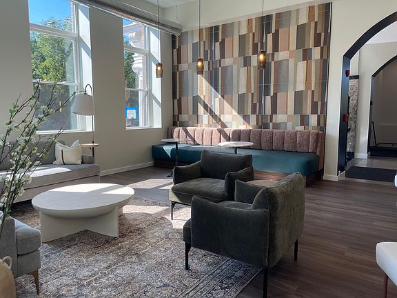 2nd image of 4641 N Ashland Ave #306