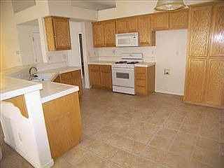 5th image of 1077 Norman Dr