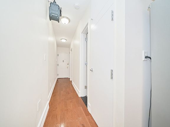 4th image of 510 Amsterdam Ave #5AA