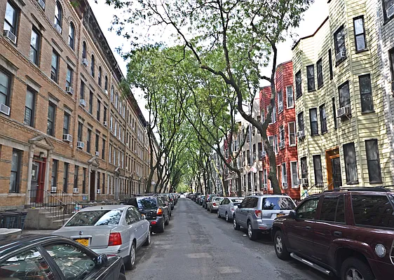 Rented by Bold New York | media 28