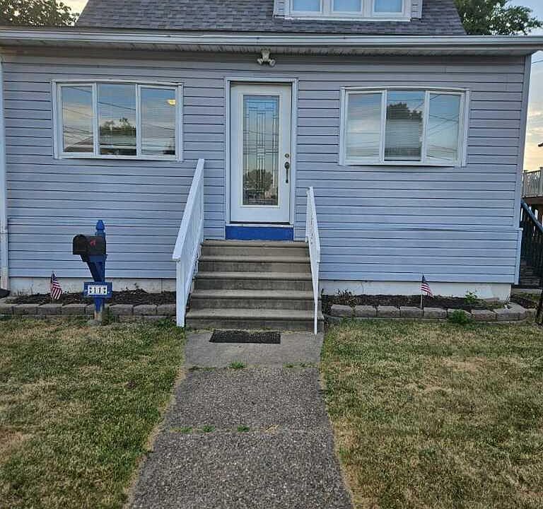 1st image of 11 W Cedar Ave